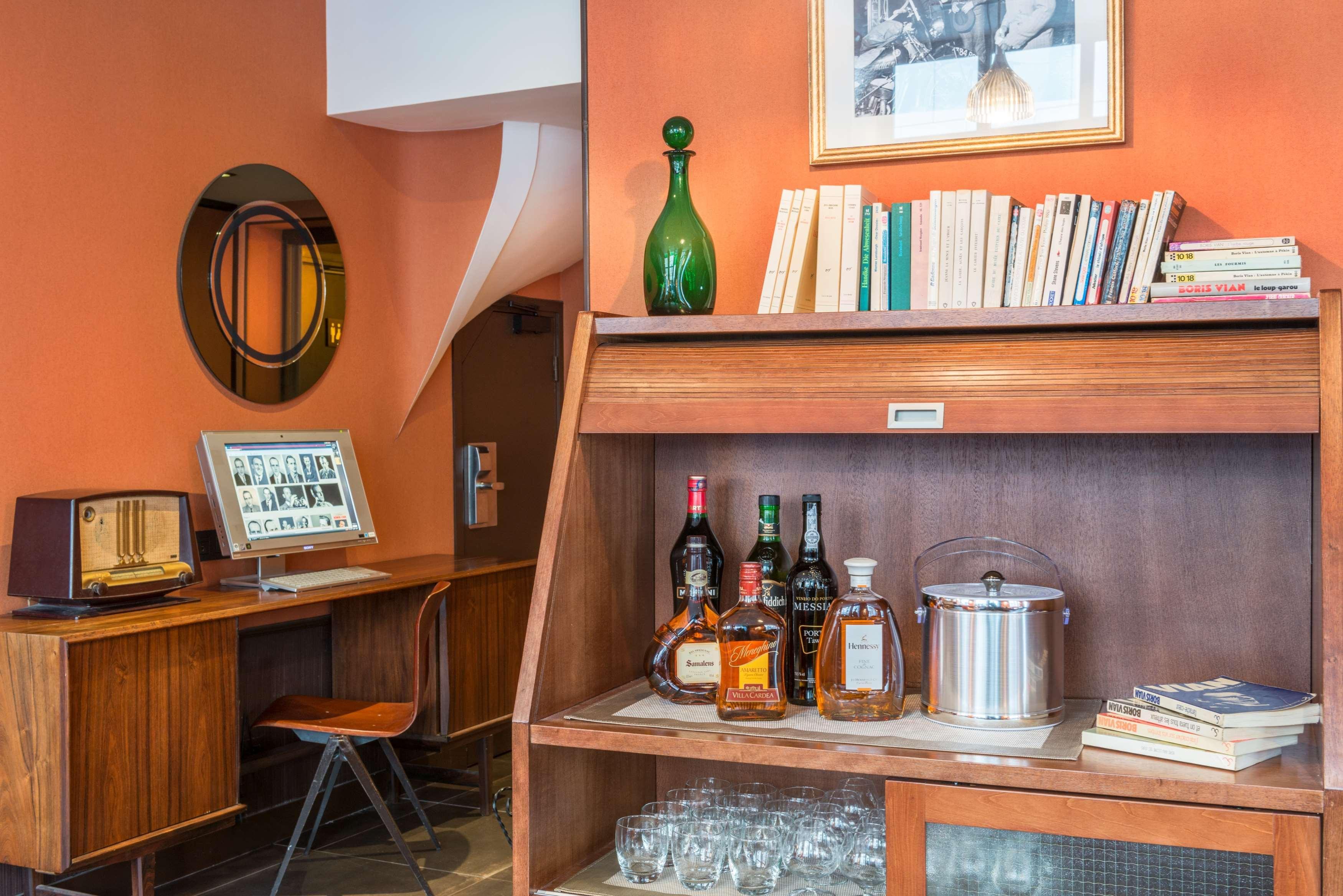 Hotel Boris V. By Happyculture Levallois-Perret Buitenkant foto